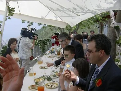 カントリーハウス La Palombara