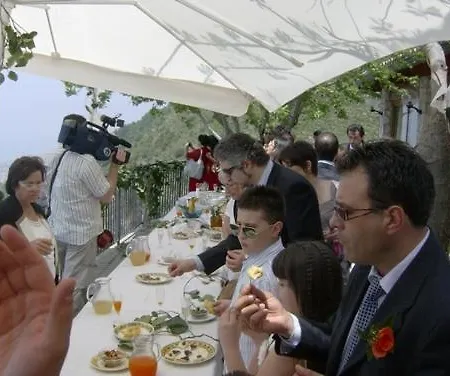 カントリーハウス La Palombara